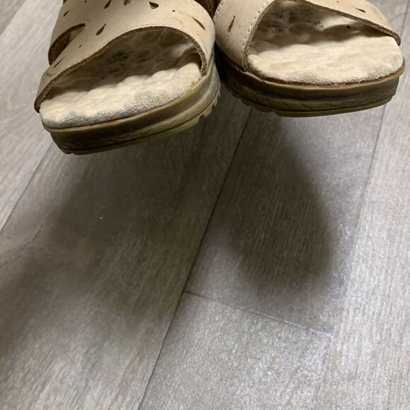 Womens Connie Cuddlers Ultra Massage Footbed Heeled Clog Sandals - Picture 4 of 8